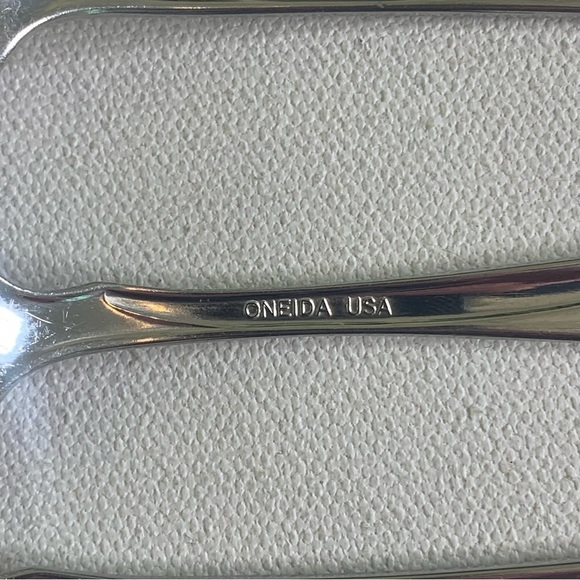 Oneida USA Flight Reliance Stainless Steel 4 Piece 1 Knife 1 Forks 2 Spoons Set - Picture 9 of 11